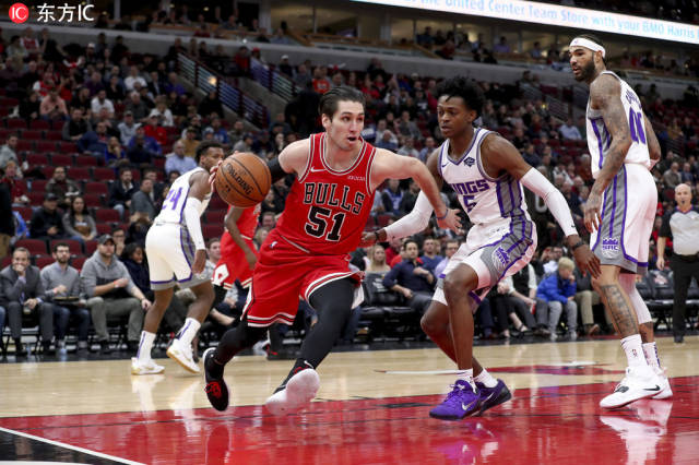 火箭与AJ-格里芬达成买断 后者将暂时告别篮球.